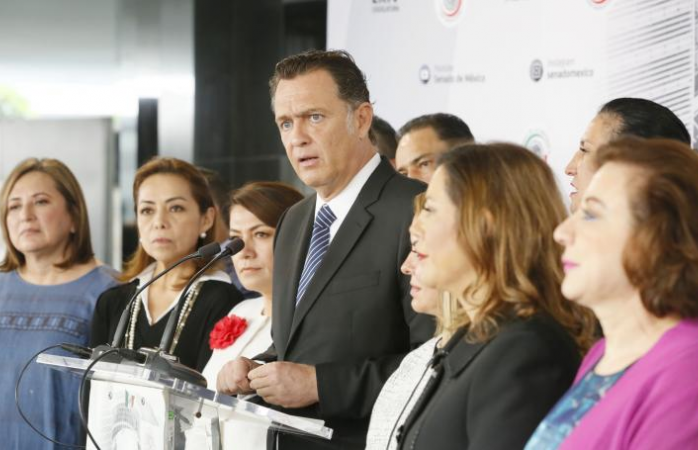 Exige pan a lópez-gatell no subestimar a mujeres