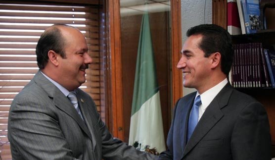 *Salió el peine de El Chanclas *Se caen las primarias *La bases se rebelaron *Brincan las lágrimas