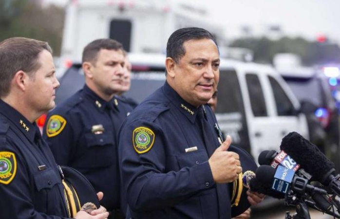 Mantenga la boca cerrada, le dice jefe de policía de Houston a Trump