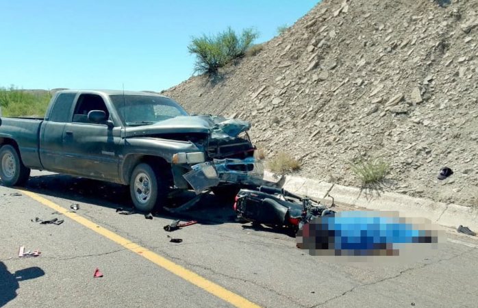 Muere motociclista al chocar vs troca en rúa chihuahua-ojinaga