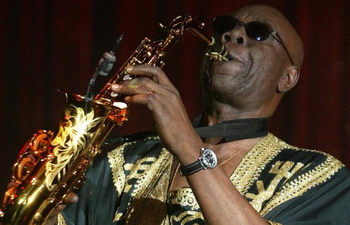 Muere por covid-19 la leyenda del jazz africano manu dibango