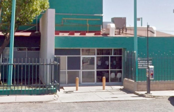 Llega a clínica cargando con bebé muerto por atropello