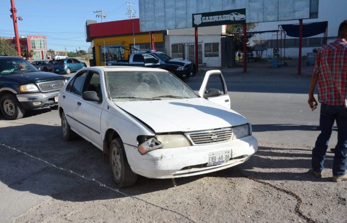 Se quema auto al sur de la capital