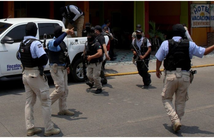 Policías suspenden boda y xv años con más de 700 invitados en Acapulco