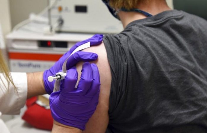 50% de la población en EU no aceptaría aplicarse la vacuna contra el covid-19