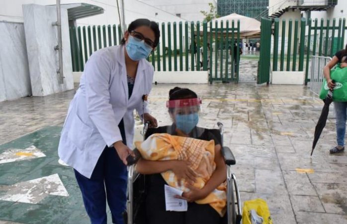 Bebé recién nacida vence al covid-19 en Nuevo León