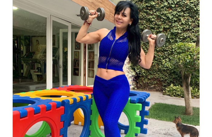Presume cuerpazo en outfit deportivo