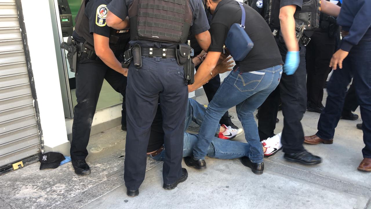 Detención de atrincherados
