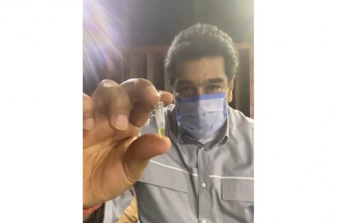 Maduro presenta la molécula dr-10 que supuestamente elimina el covid