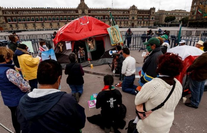 Frena vuelve a rezar para que México sea libre de amlo
