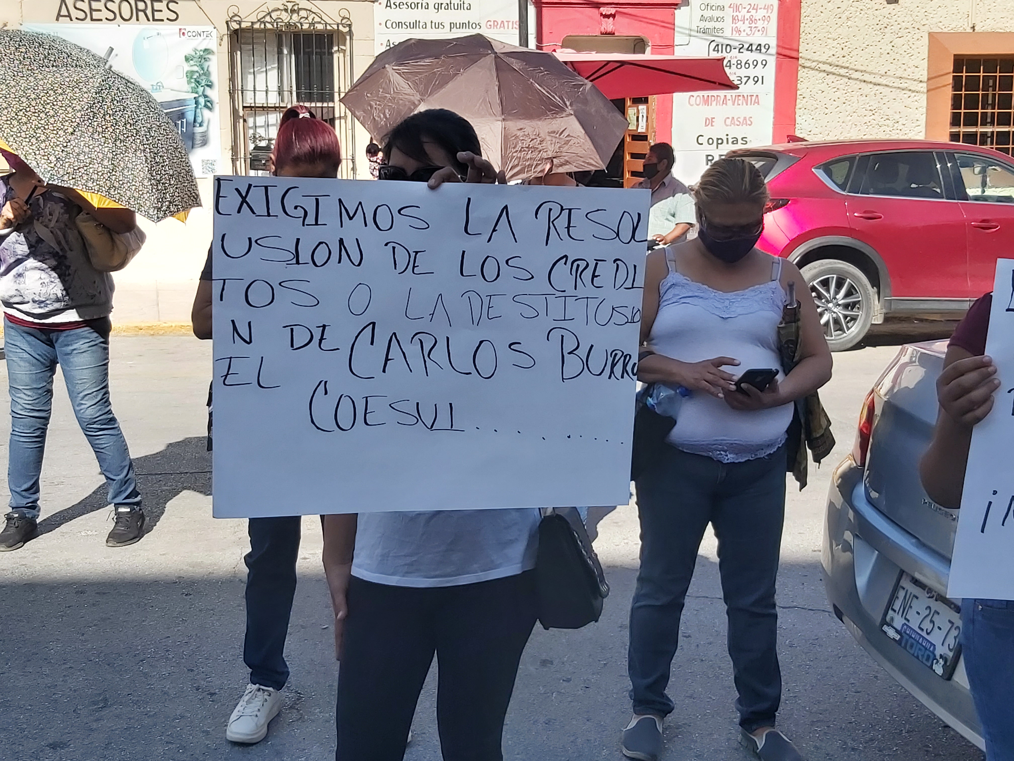 Manifestación afuera de INFONAVIT