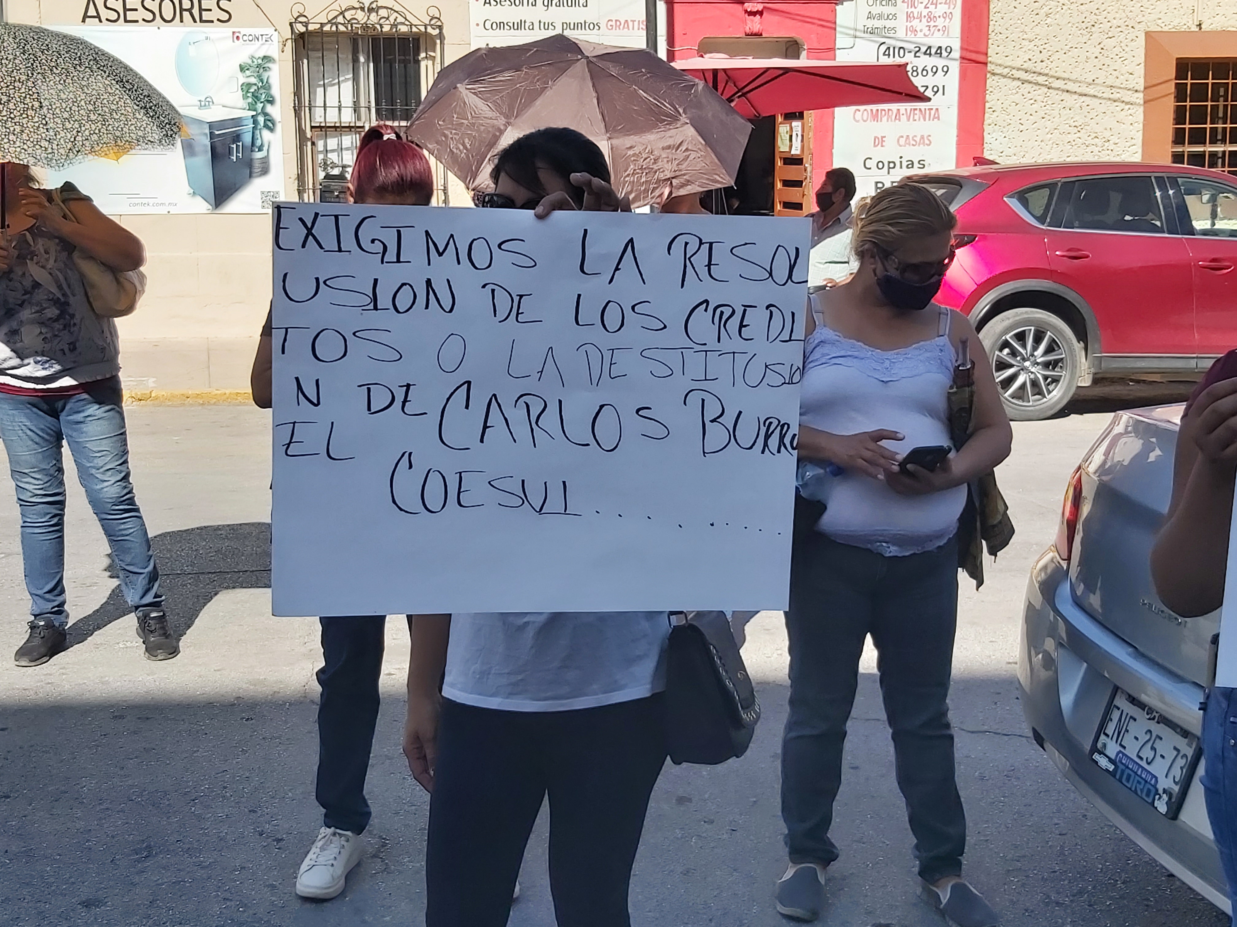 Manifestación afuera de INFONAVIT