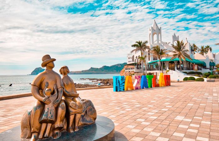 Amlo publica decreto que garantiza el libre acceso y tránsito en playas