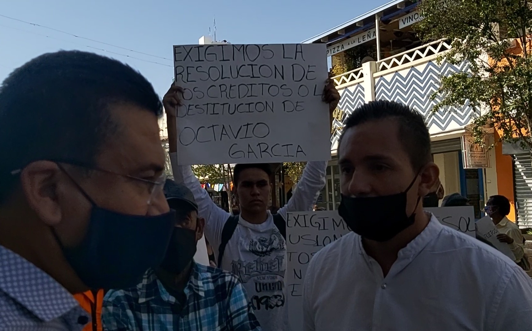 Manifestación afuera de COESVI 