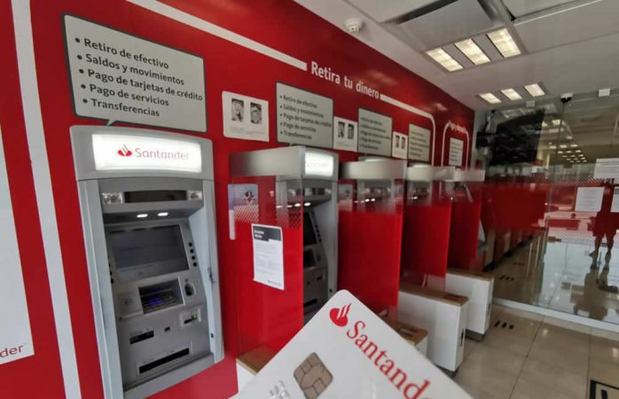Denuncian clientes fraude de santander y juntan firmas