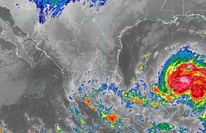 Se debilita zeta a tormenta tropical en yucatán