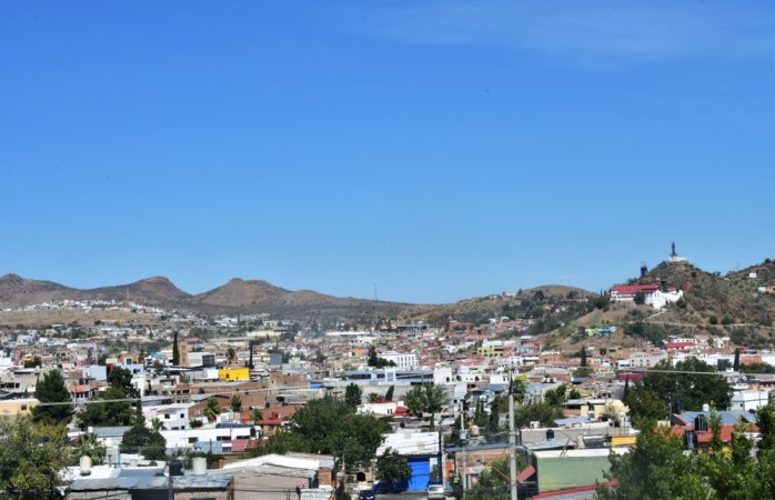 Prevén hasta cinco grados por primera tormenta invernal