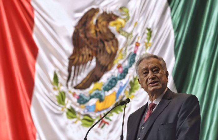 Que trasnacionales no vengan a saquear, exige bartlett