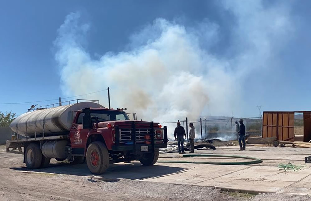 Bomberos y policías fueron al lugar