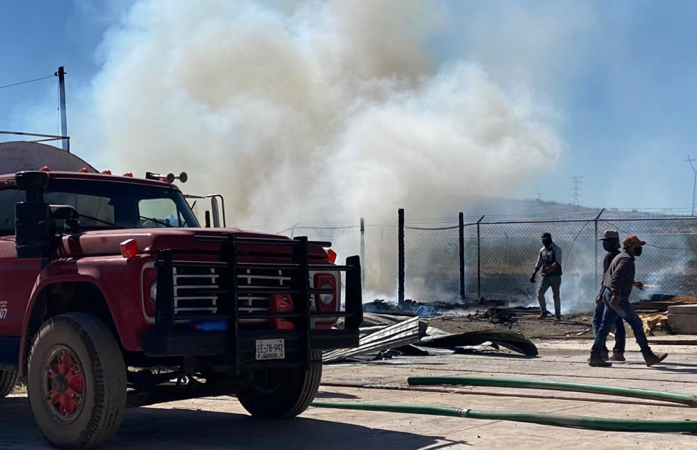 Bomberos y policías fueron al lugar