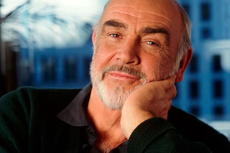 Sir Sean Connery, mejor conocido por su papel de James Bond