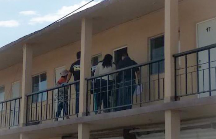 Hallan feto en cesto de basura afuera de motel | La Opción de Chihuahua