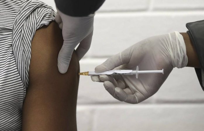 Segundo voluntario de astrazeneca presenta enfermedad neurológica inexplicable