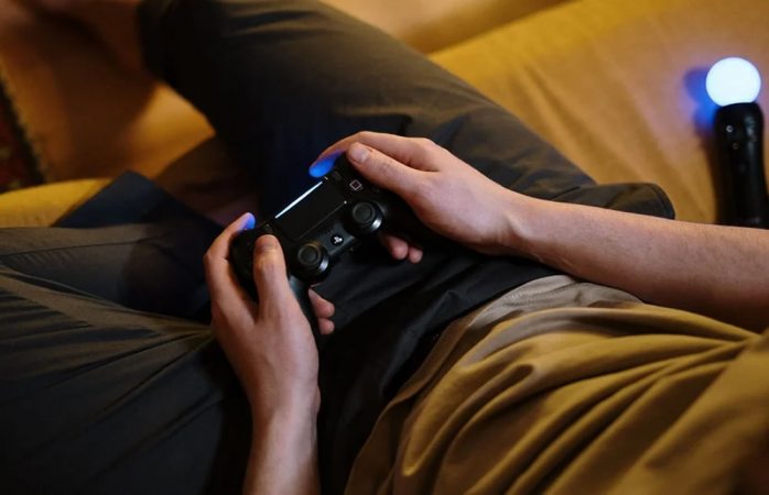 Su mamá lo corre de la casa por nini... ¡y él la denuncia ante fiscalía!