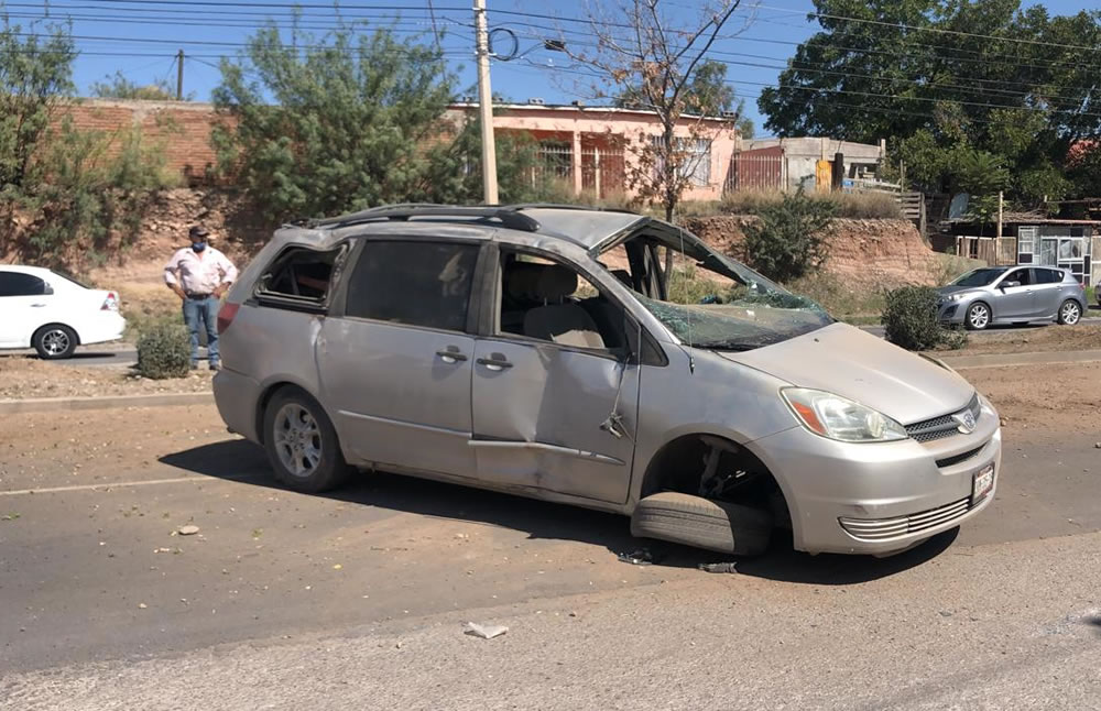 La camioneta quedó con daños prácticamente totales