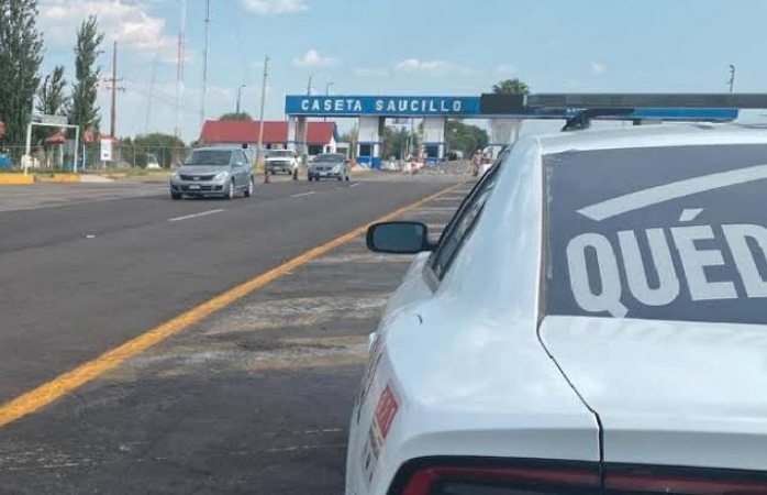 Manifestantes liberan la caseta de peaje de saucillo