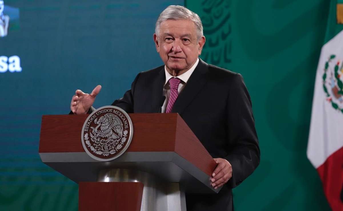 Amlo no descarta crear red social en México ante censura en Facebook y Twitter