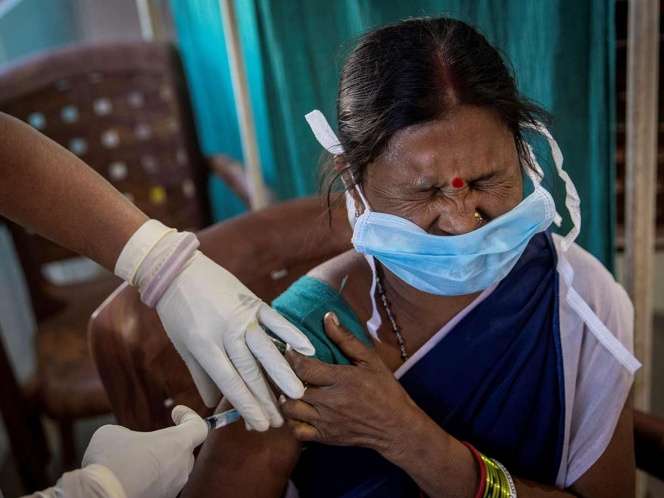 Arranca india ambiciosa campaña de vacunación vs covid