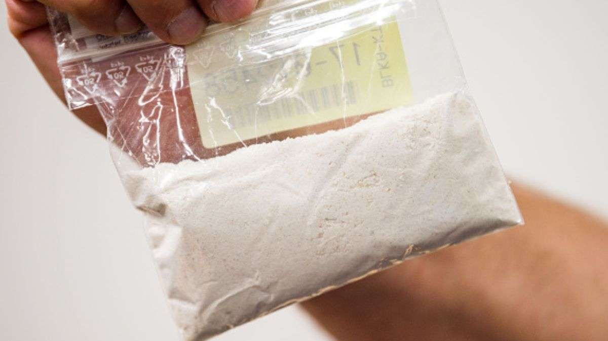 Aseguran en aeropuerto de querétaro envíos con droga