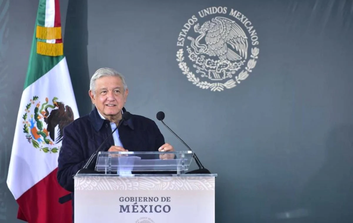 Por estrategia eficaz, ya se ven las lucecitas para salir del túnel de la pandemia: Amlo