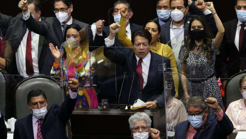 Diputados de Morena piden prioridad para recibir vacuna contra covid-19