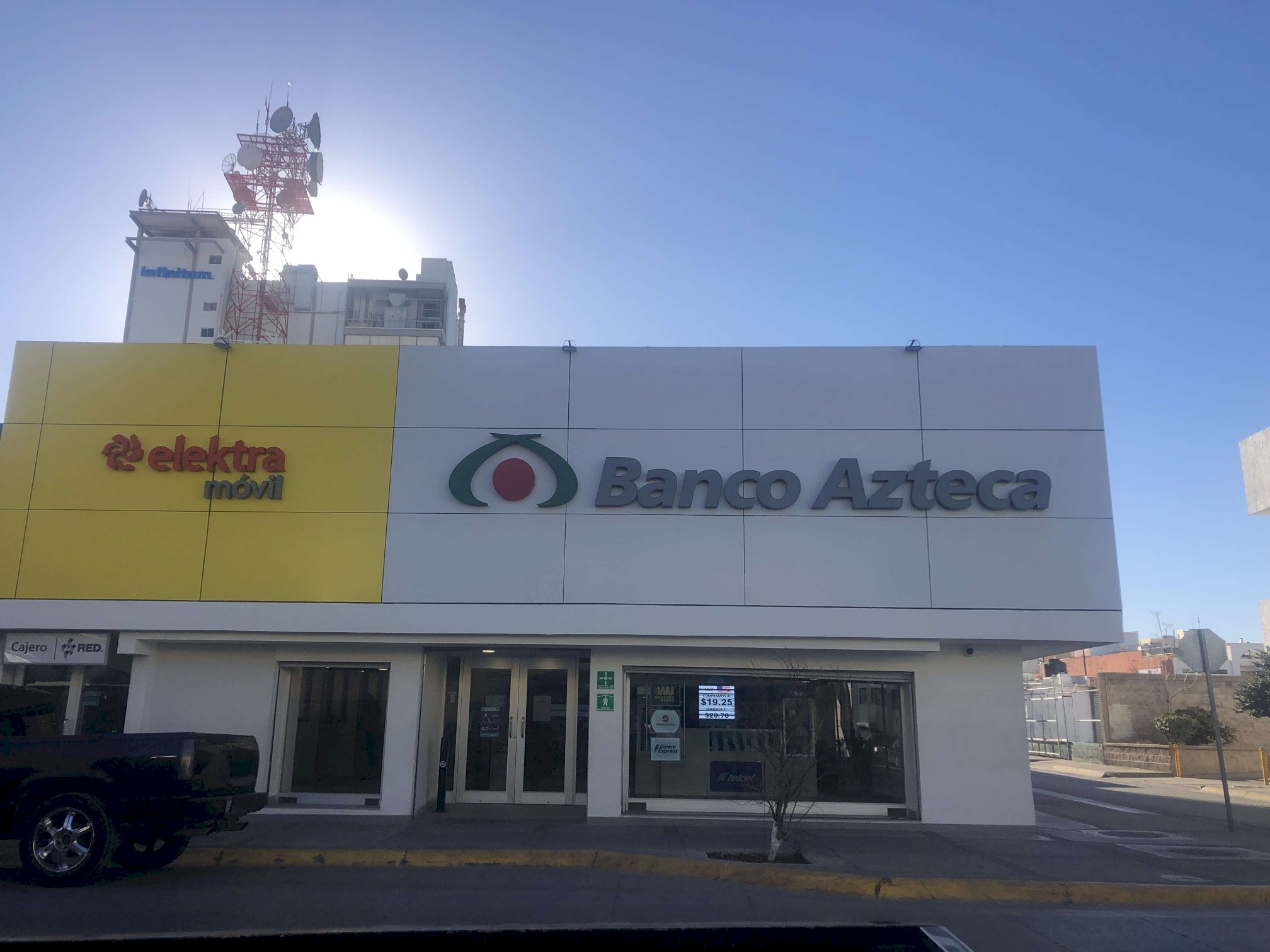 Dólar bajó 40 centavos en bancos de la capital La Opción de Chihuahua