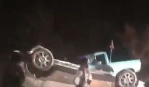 Choca y vuelca en acceso a laguna fierro en ncg