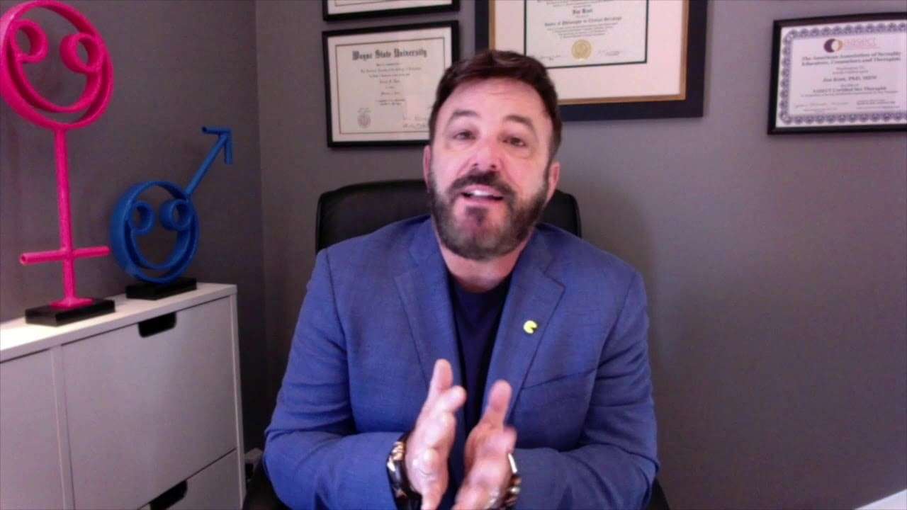 Hombres pueden tener sexo con hombres sin ser gays, dice terapeuta
