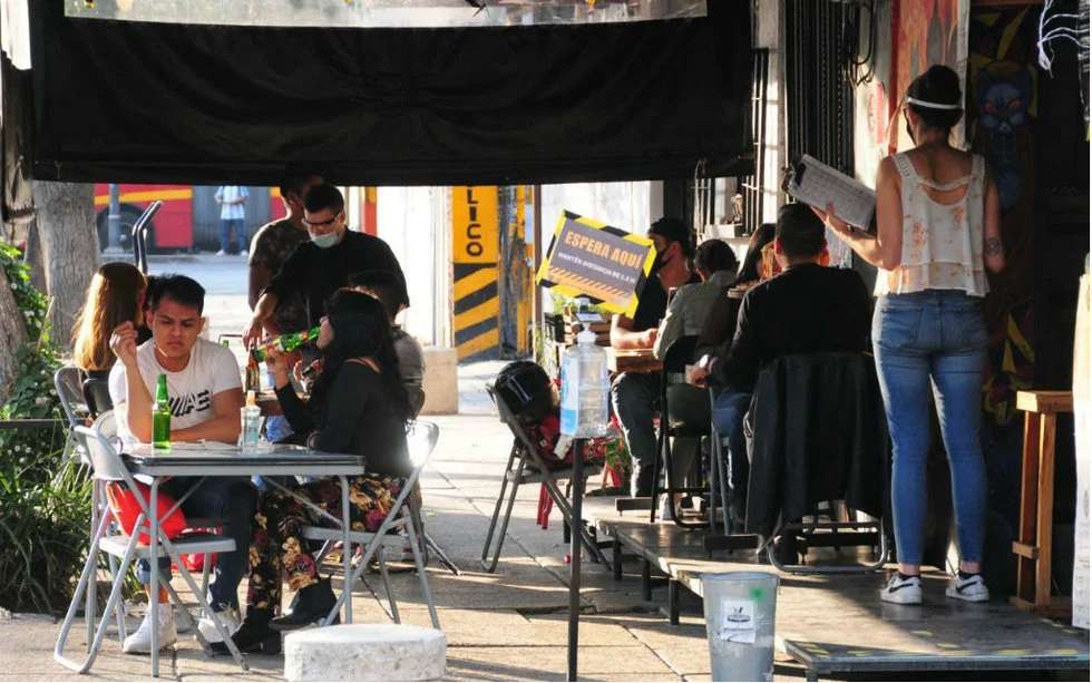 Pagó por 11 meses el sueldo a sus empleados hasta reabrir; ellos tenían otro trabajo