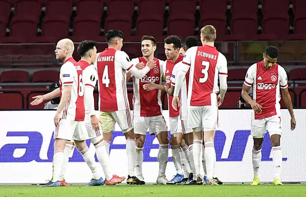 Golea el ajax de edson álvarez al young boys