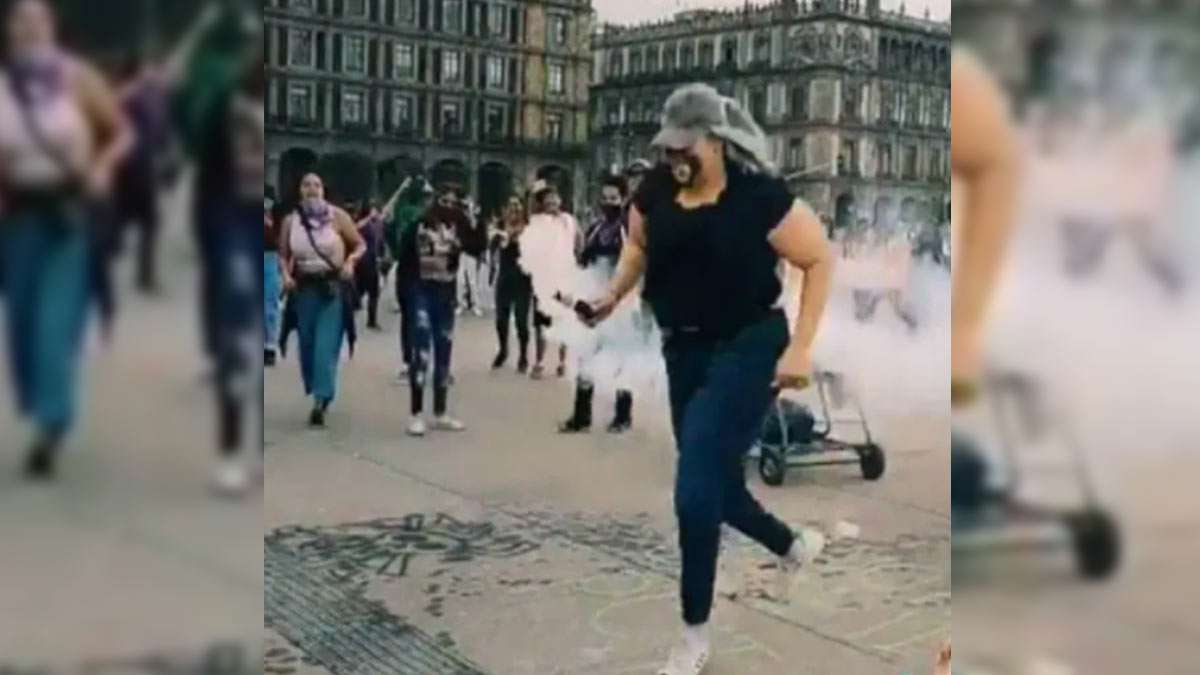 La reinota, joven viral que lanzó bomba de humo en marcha 8M