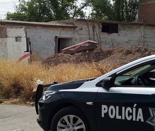 Causa temor hallazgo de ataúd en patio de casa abandonada