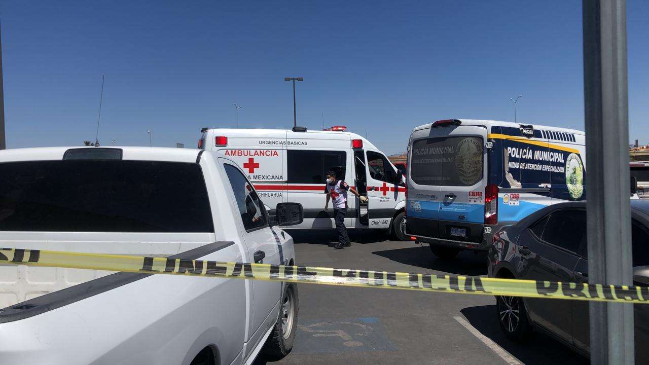 Los balean en estacionamiento de costco La Opción de Chihuahua