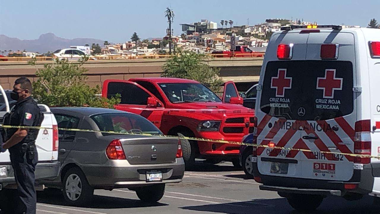 Los balean en estacionamiento de costco La Opción de Chihuahua