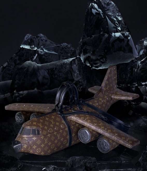 Louis Vuitton lanza una costosa cartera con forma de avión