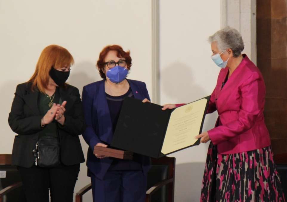 Recibe rosa maría álvarez premio nacional de derechos humanos 2020