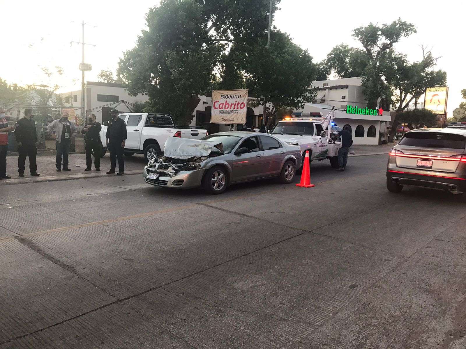 Urbano se queda sin frenos y choca 3 vehículos | La Opción de Chihuahua