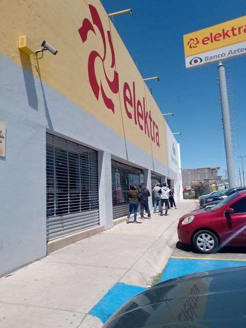 Opera sucursal de Elektra en Los Nogales pese a súper cierre