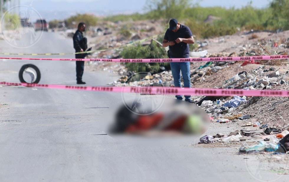 Abandonan cadáver en lote baldío