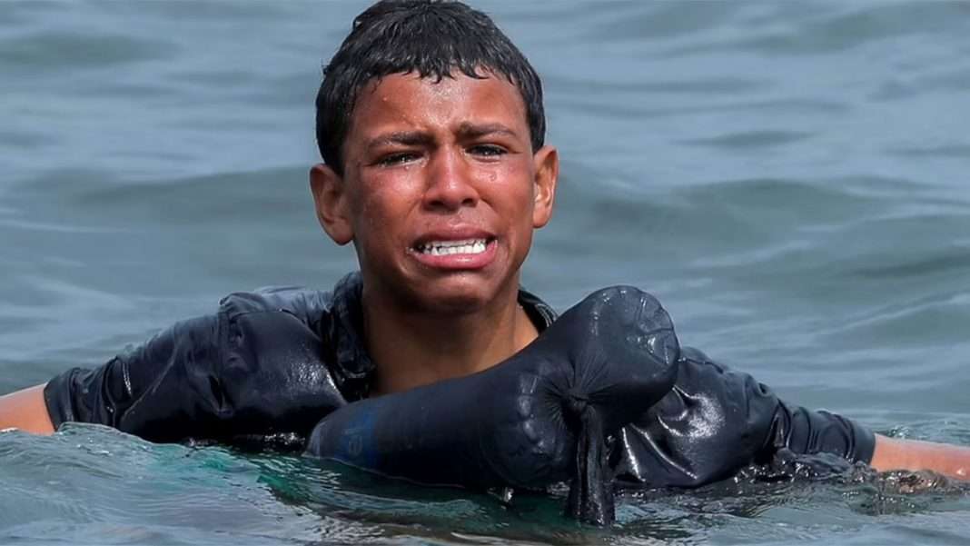 intenta-ni-o-llegar-a-ceuta-con-botellas-de-agua-la-opci-n-de-chihuahua